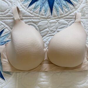 Cacique Cream Full-Coverage Bra with Molded Cups